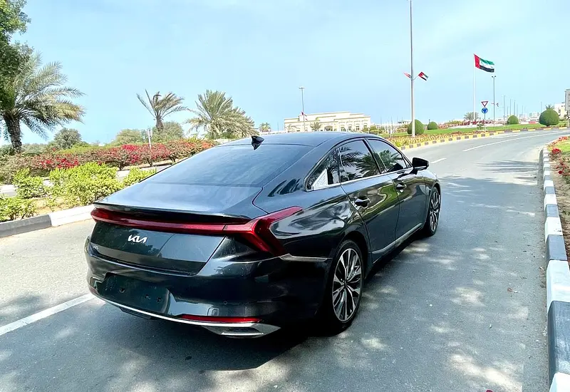 2023 Kia K8 
