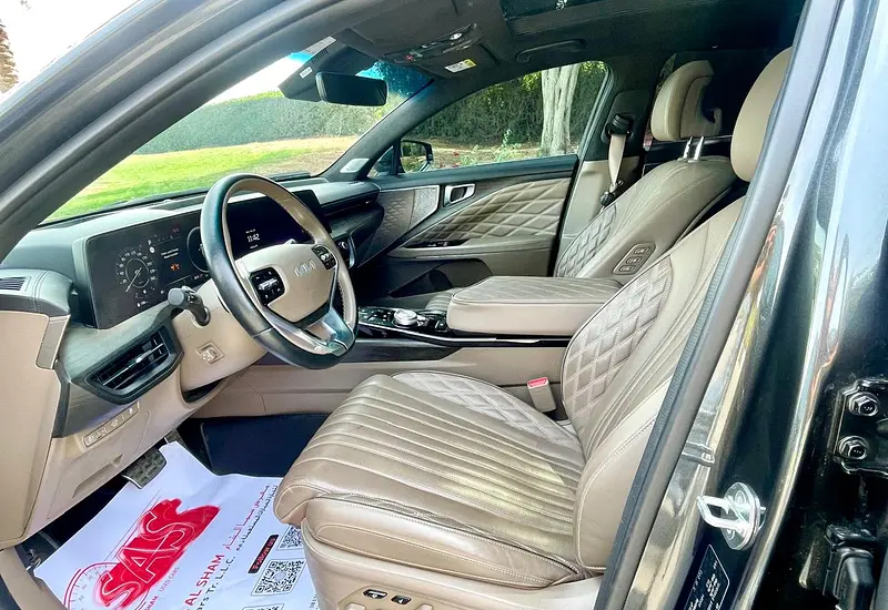 2023 Kia K8 