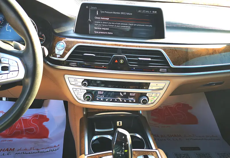 2016 BMW 740Li 