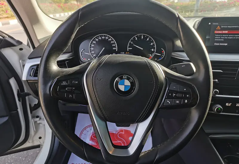 2020 BMW 5 Series 520iA